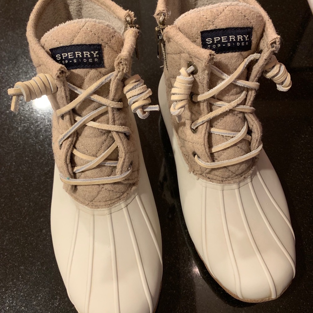 🌈 Sperry Saltwater Quilted Oatmeal Duck Boots